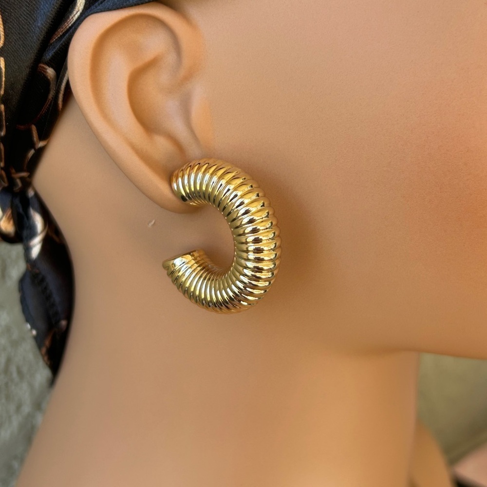 Chunky Gold Ribbed Hoop Earrings - Picture 3 of 5